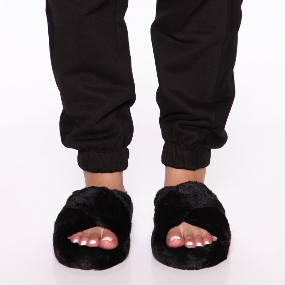 Fashionnova Day Dreaming Slippers